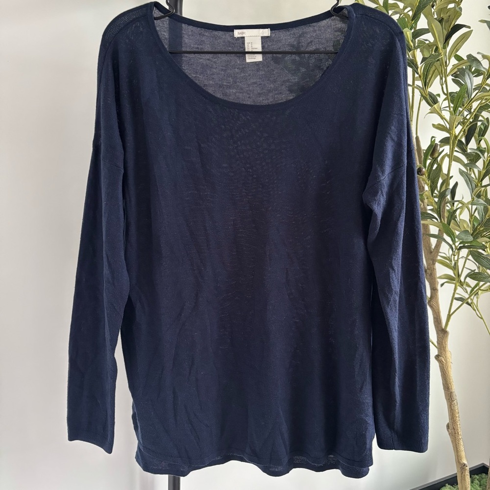 • [H&M] Lightweight Sweater •
